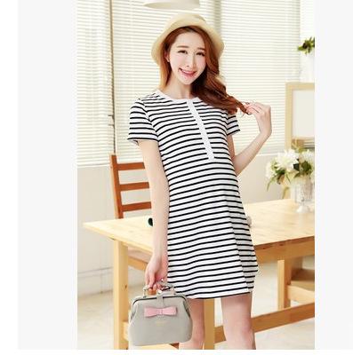 销售韩版孕妇装哺乳裙黑白条孕妇哺乳裙外出穿哺乳裙哺乳衣